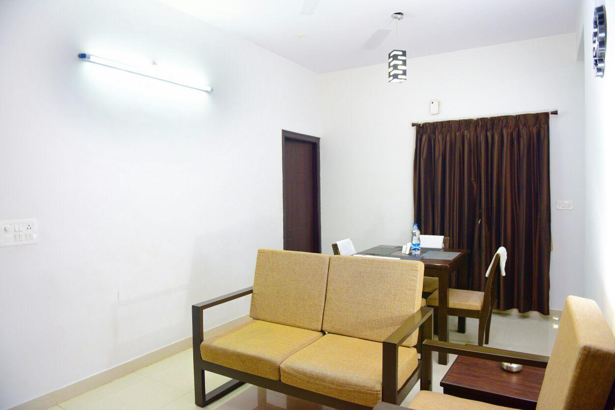Varsha Enclave- Trinity House Aparthotel Mysore Exterior foto