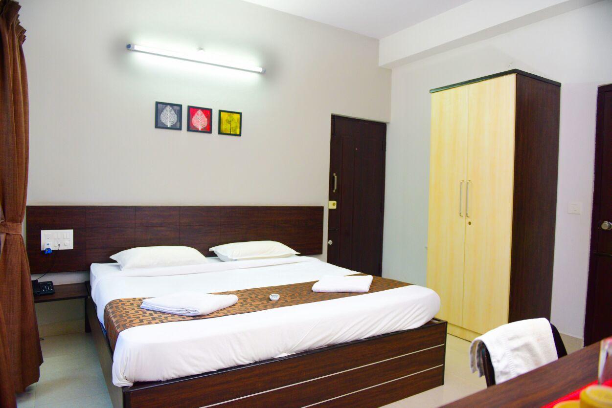 Varsha Enclave- Trinity House Aparthotel Mysore Exterior foto