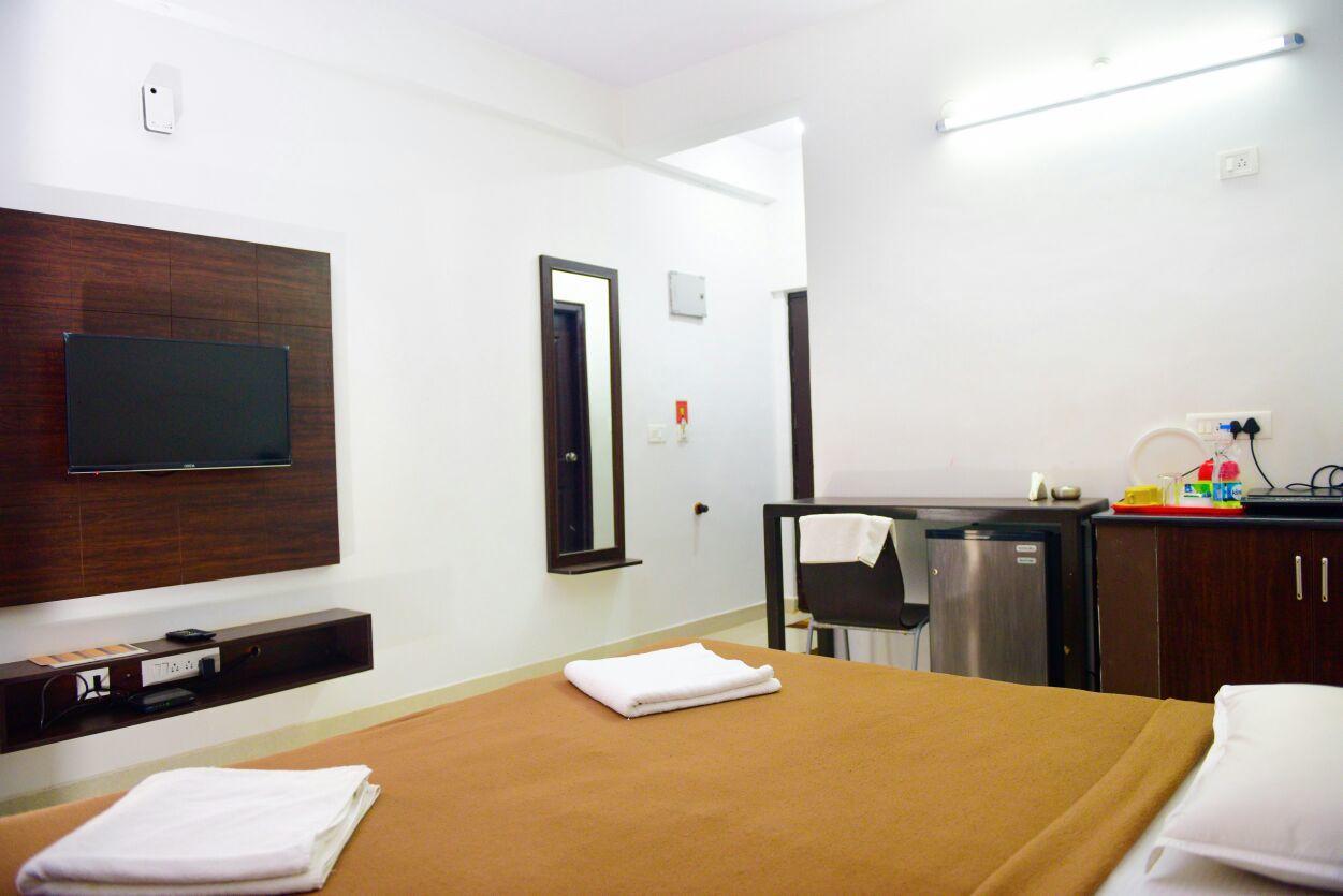 Varsha Enclave- Trinity House Aparthotel Mysore Exterior foto