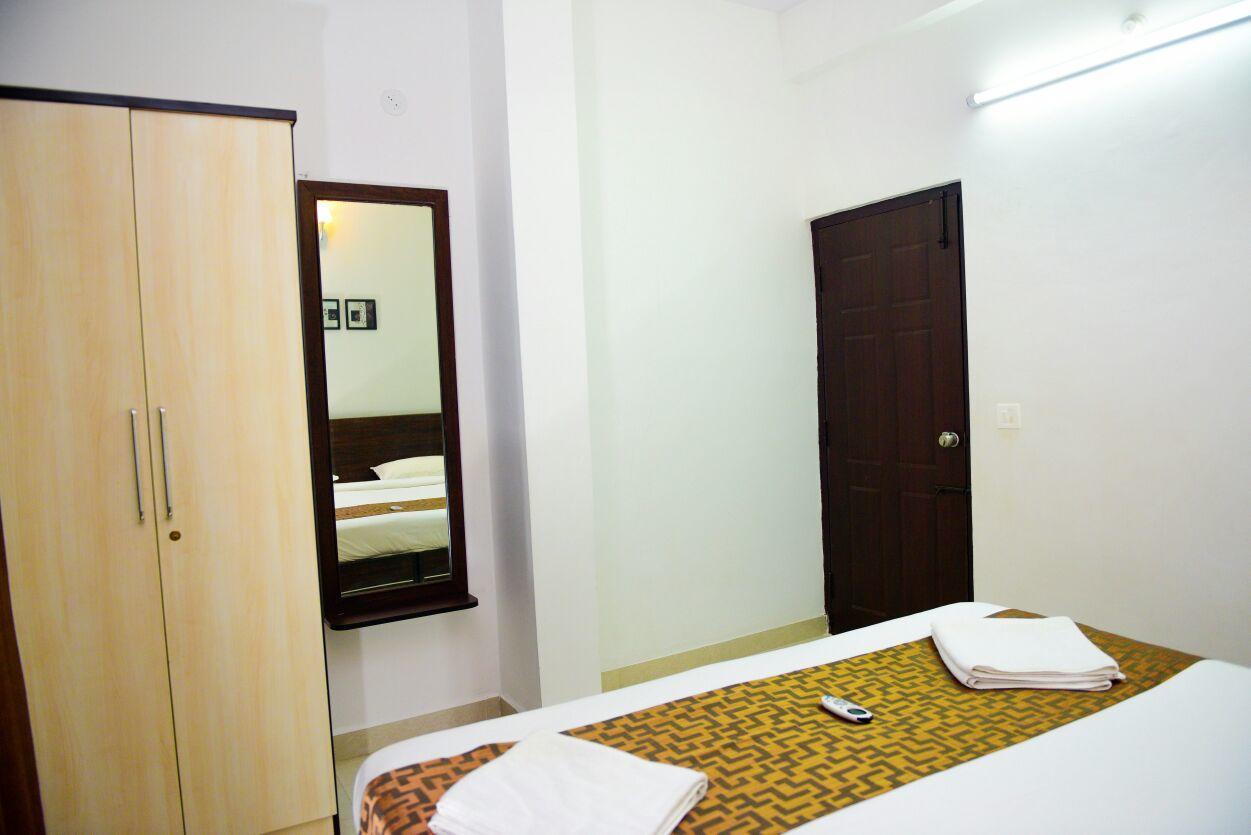 Varsha Enclave- Trinity House Aparthotel Mysore Exterior foto